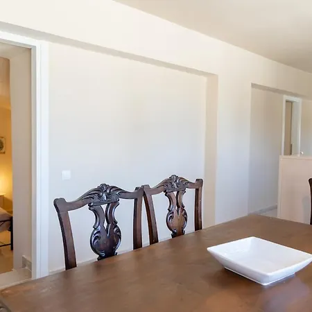 Mani Residences Trisakia Apartment