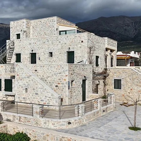 Apartment Mani Residences Trisakia *