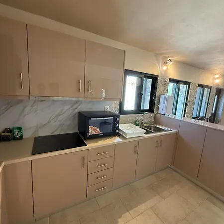Apartment Mani Residences Trisakia *
